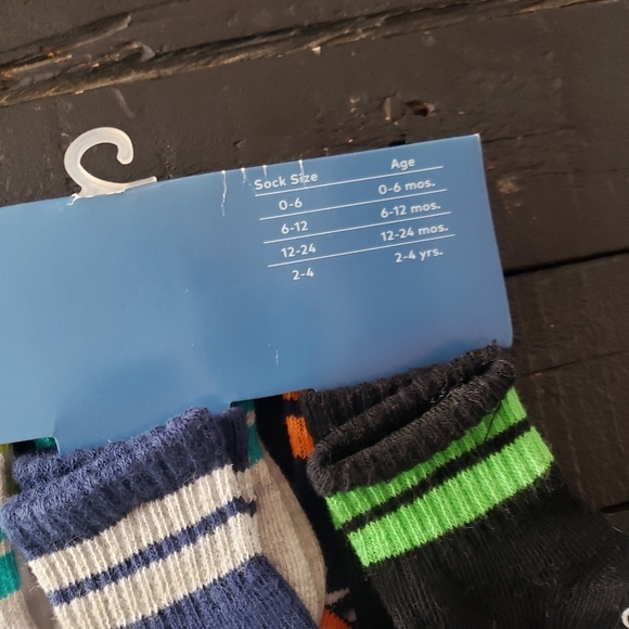 Stride Rite NWT Baby Boy Socks 0-6 Months 6 Pack Dinosaur Stripes - Picture 2 of 4